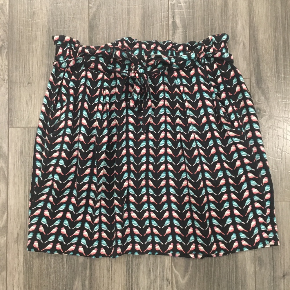 Skirt with Bird Pattern Divided
